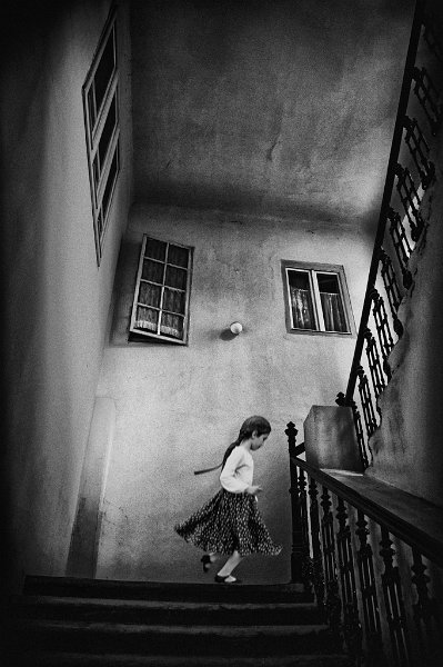 211 - dancing on the stairs - RACKI Neda - croatia.jpg